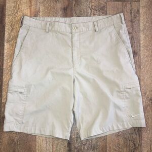 Nike Men’s Golf Dri Fit Shorts Carpo Pockets Zipper Athletic Size 36